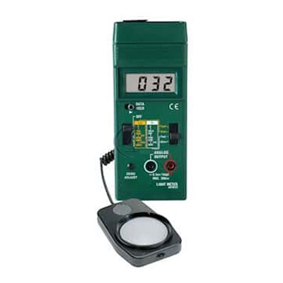 Dual-Scale Light Meter with Analog